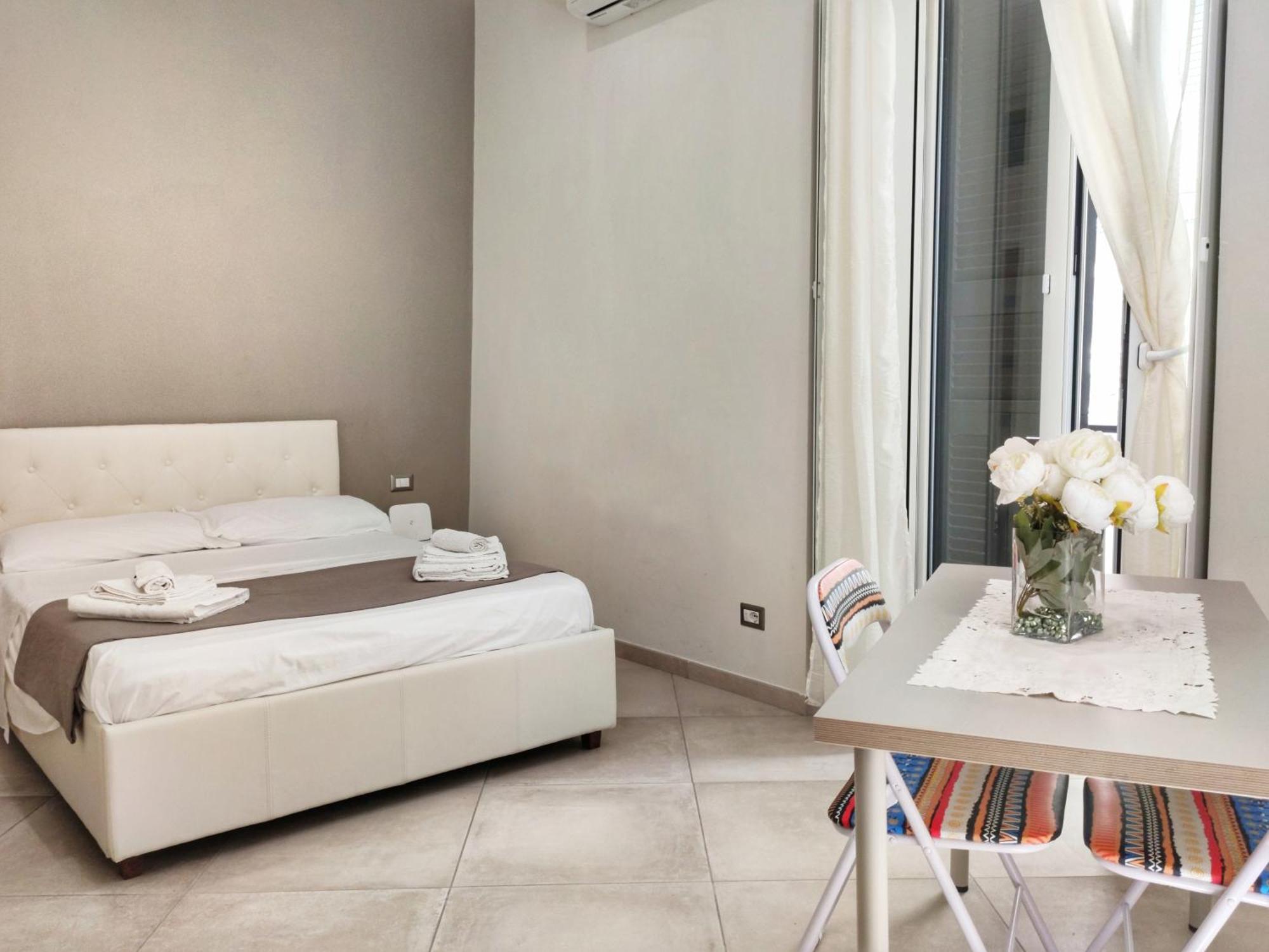 Addu Donn'anna Naples